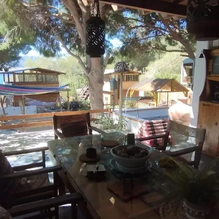 فيلة The Hispaniola