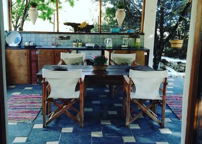 فيلة The Hispaniola