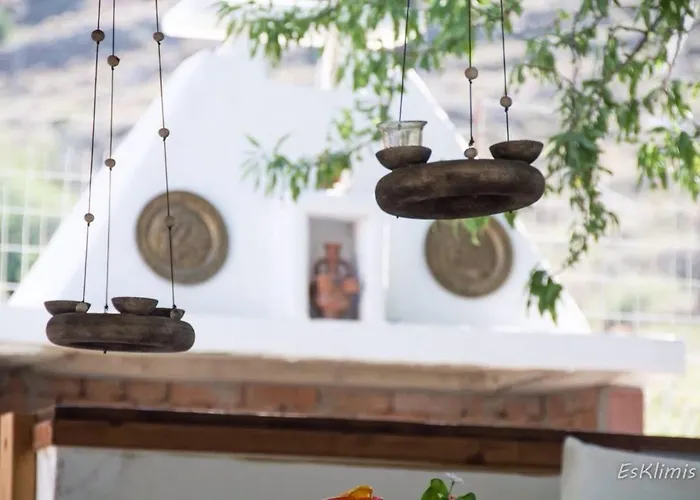 The Hispaniola * Kálymnos