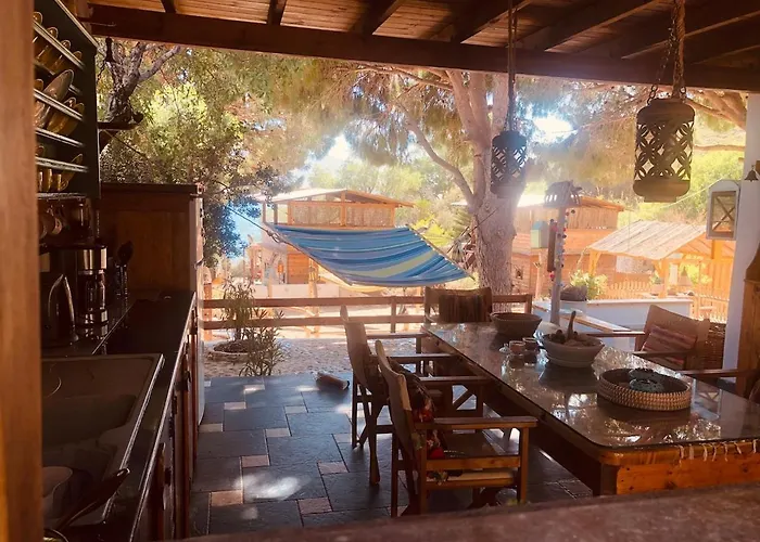 فيلة The Hispaniola *