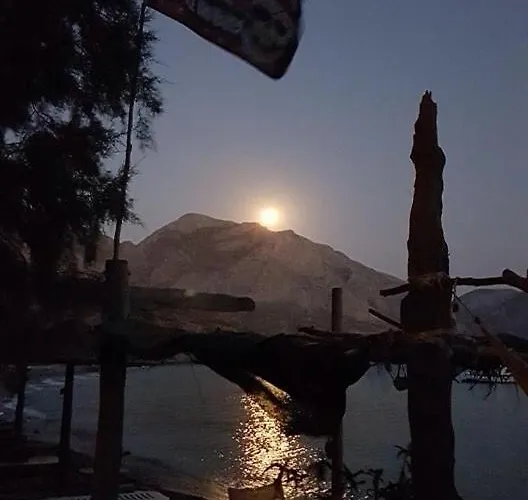 فيلة The Hispaniola *